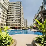 Sunnyside Studio Room At Apartment Gateway Pasteur Near Exit Toll Pasteur By Travelio