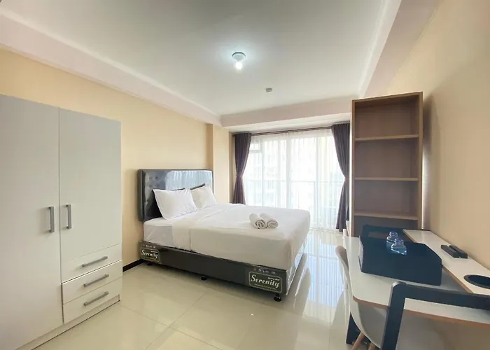 Sunnyside Studio Room At Apartment Gateway Pasteur Near Exit Toll Pasteur By Travelio